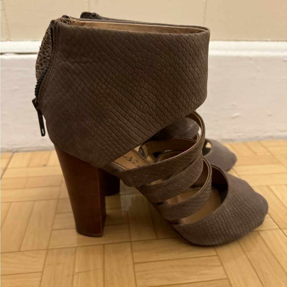Splendid Brown Open Toe‎ Heels size 7M